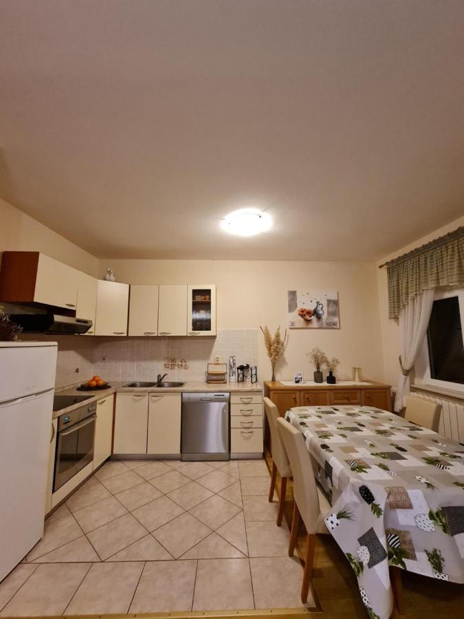 Bed and Breakfast Pansion Katarina à Malinska Extérieur photo