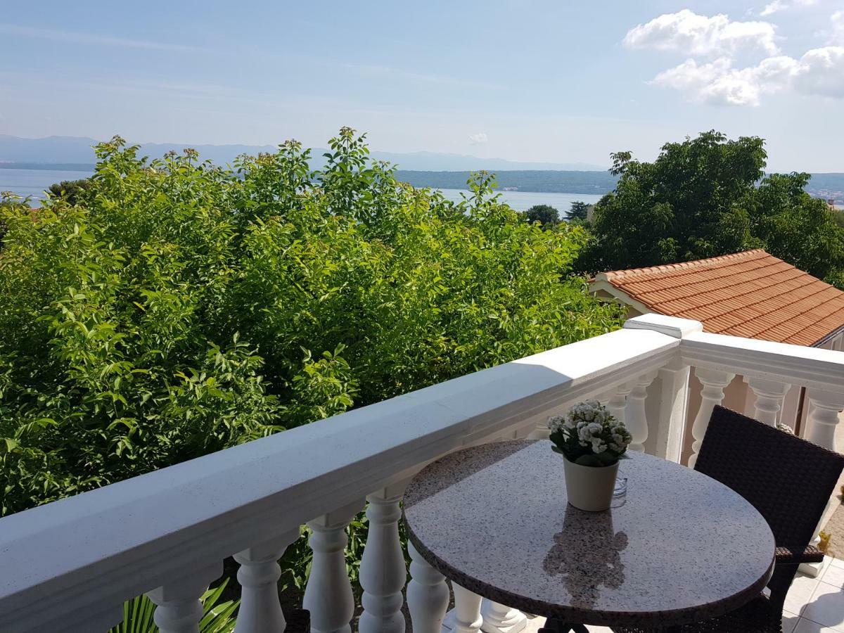 Bed and Breakfast Pansion Katarina à Malinska Extérieur photo